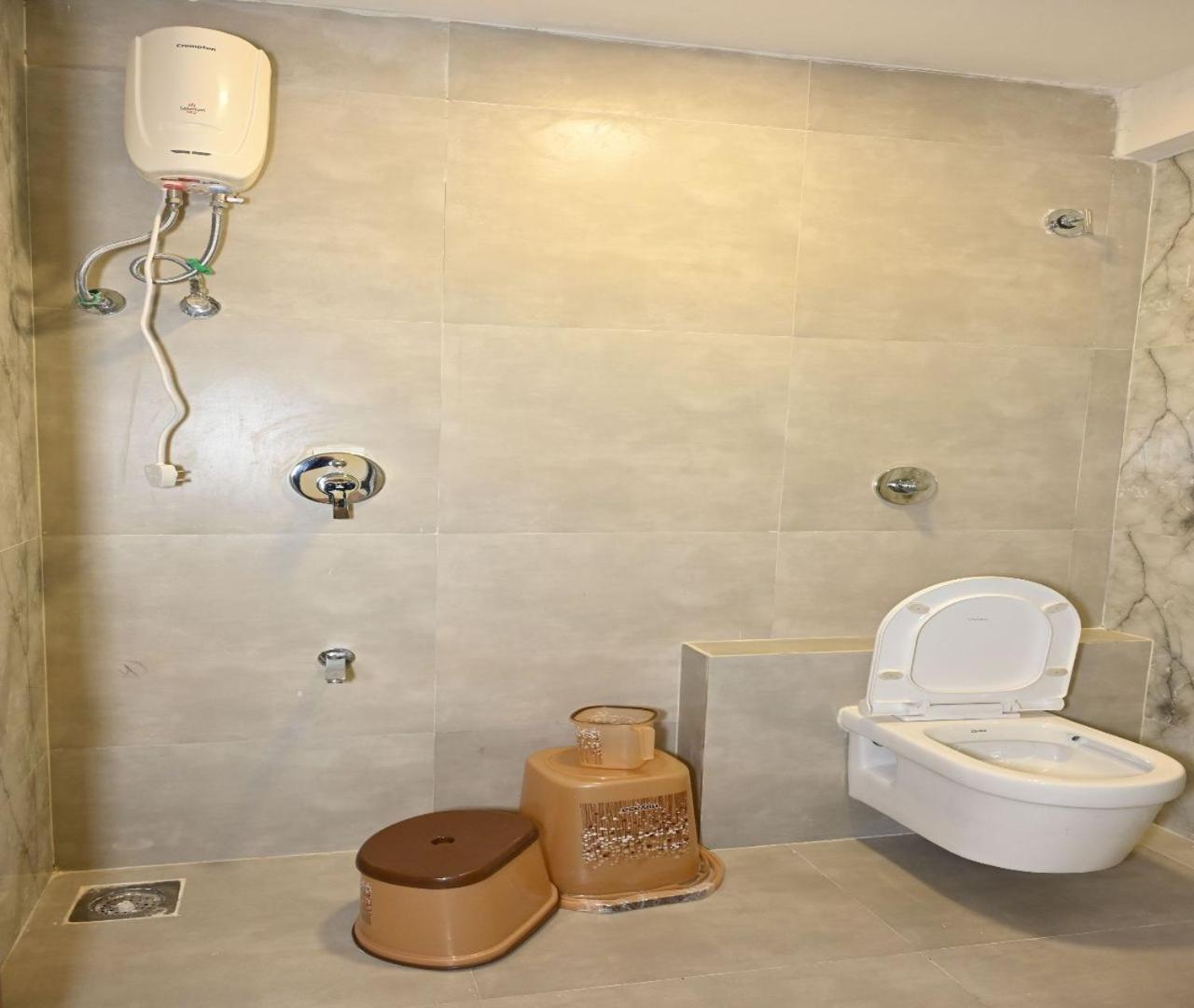 Hotel Avadh Palace, Subhash Bridge, Rto Circle, Ахмедабад Екстериор снимка