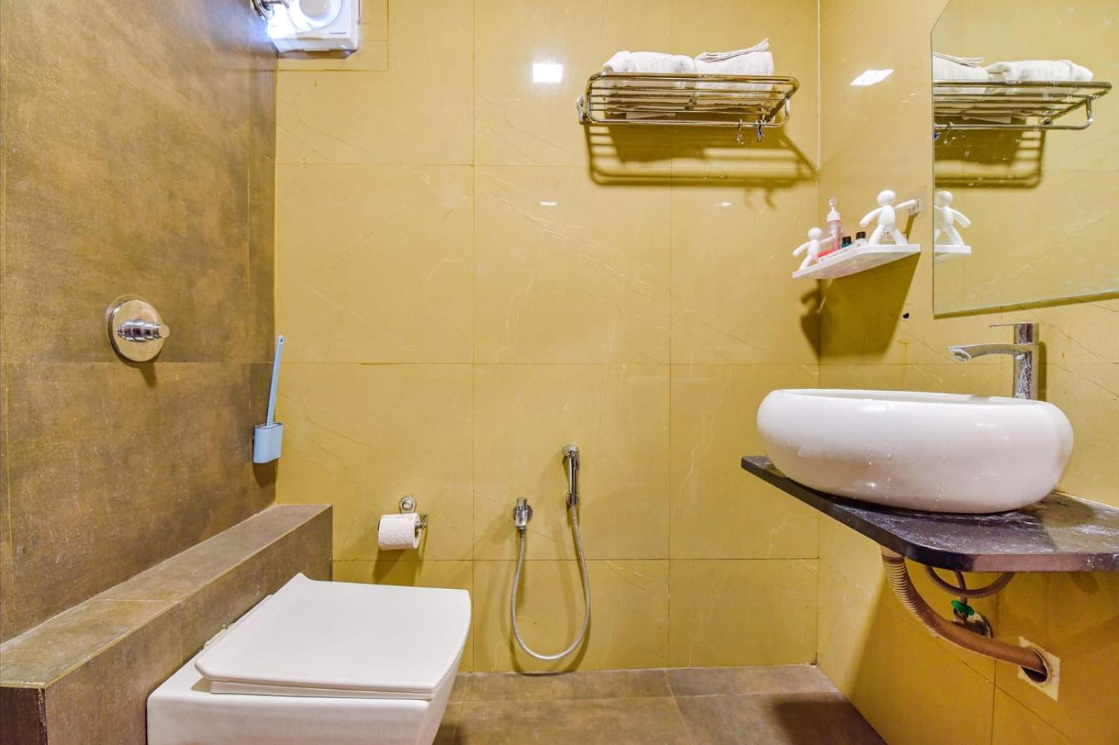Hotel Avadh Palace, Subhash Bridge, Rto Circle, Ахмедабад Екстериор снимка