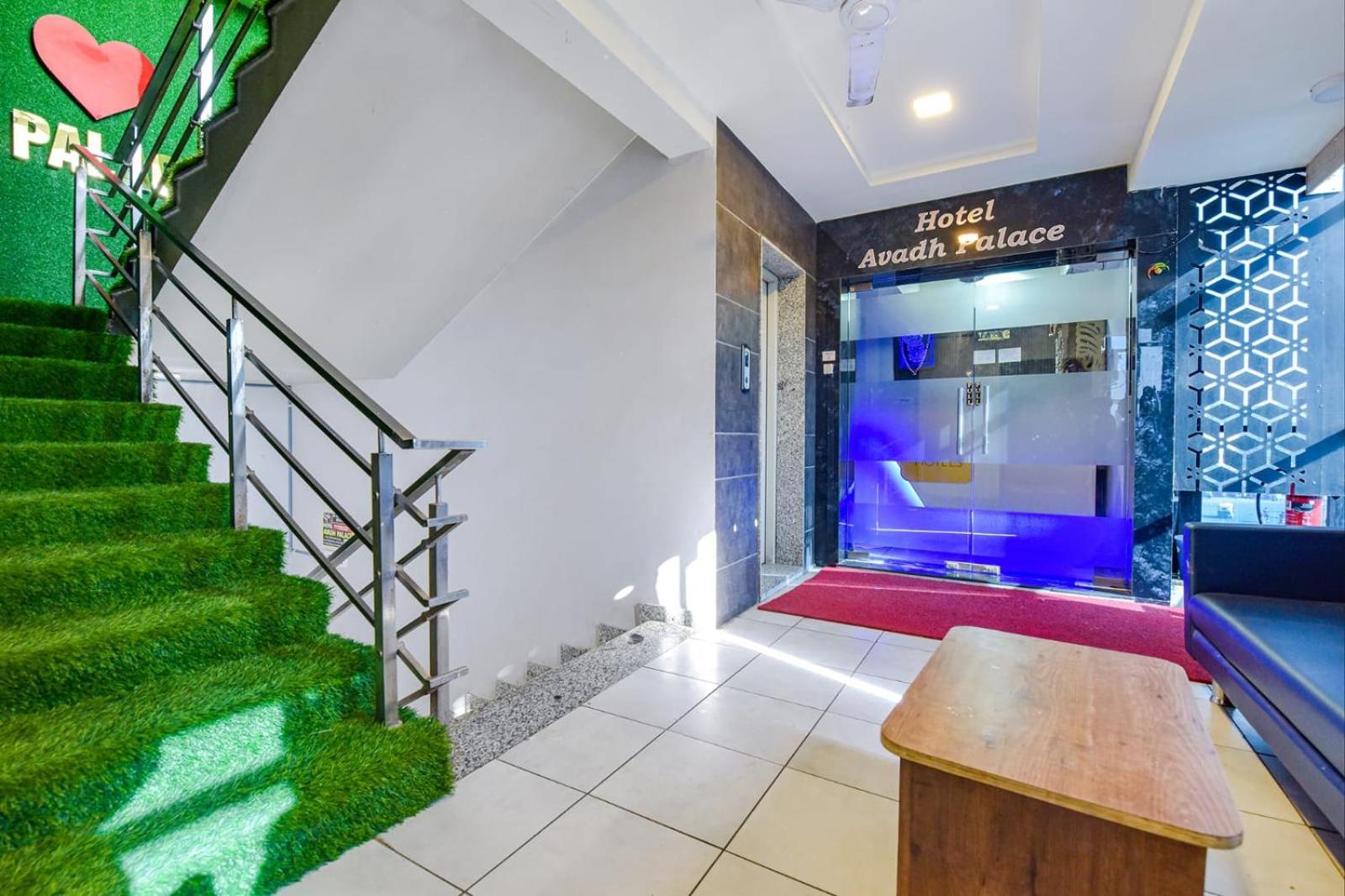Hotel Avadh Palace, Subhash Bridge, Rto Circle, Ахмедабад Екстериор снимка