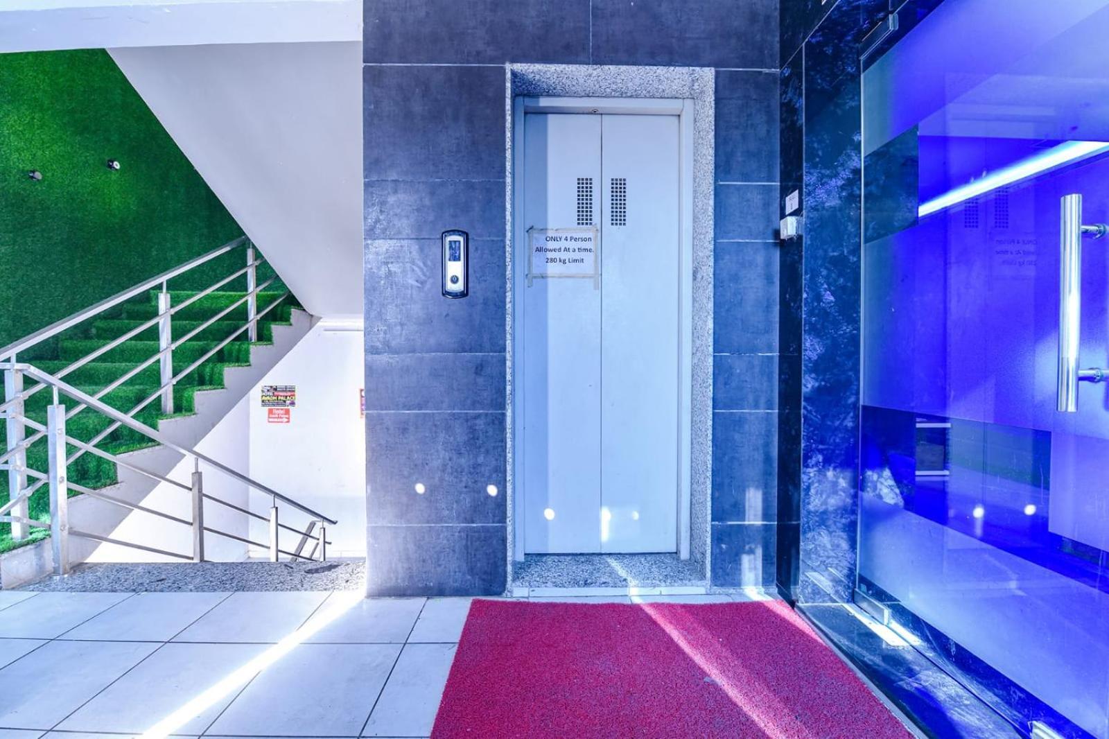 Hotel Avadh Palace, Subhash Bridge, Rto Circle, Ахмедабад Екстериор снимка