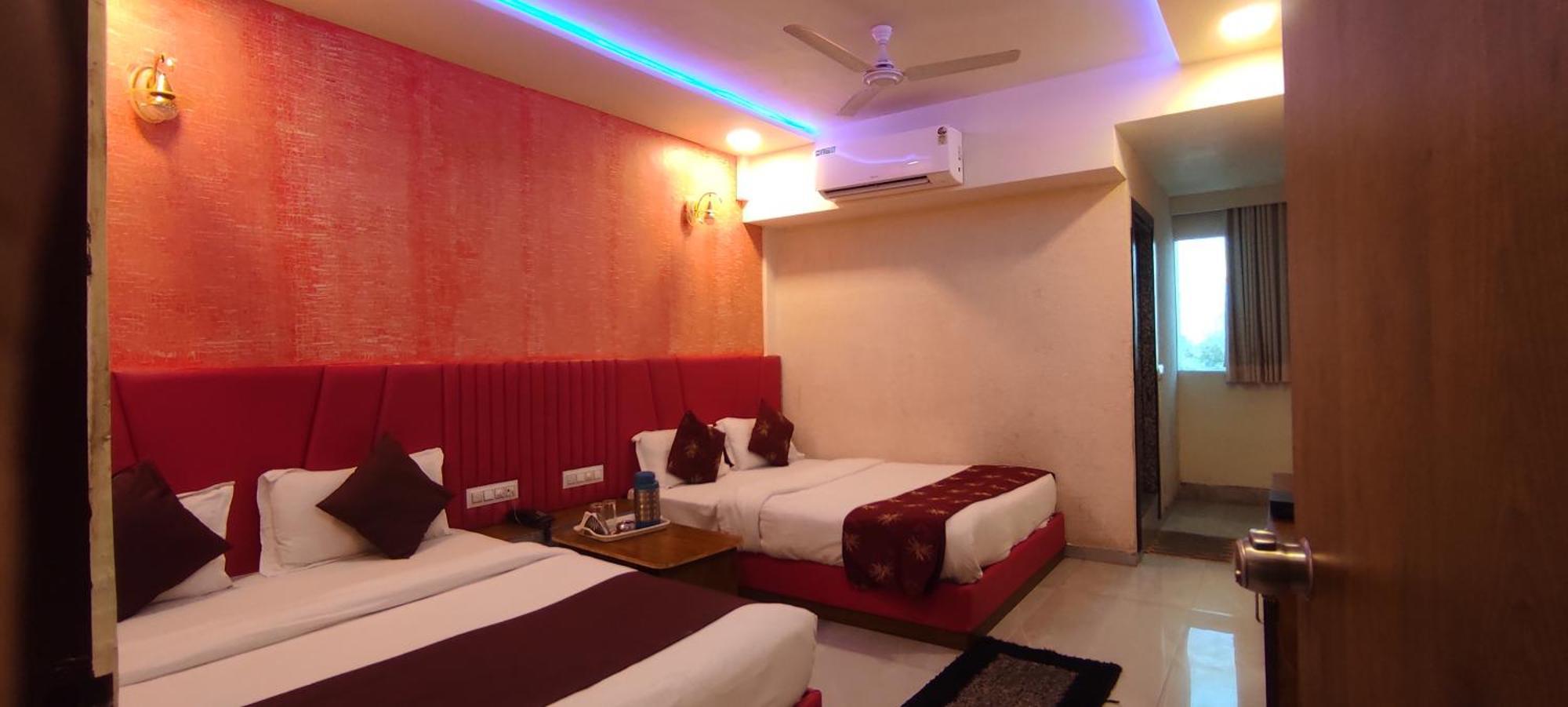 Hotel Avadh Palace, Subhash Bridge, Rto Circle, Ахмедабад Екстериор снимка