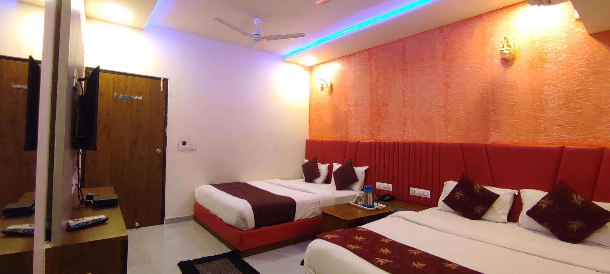 Hotel Avadh Palace, Subhash Bridge, Rto Circle, Ахмедабад Екстериор снимка