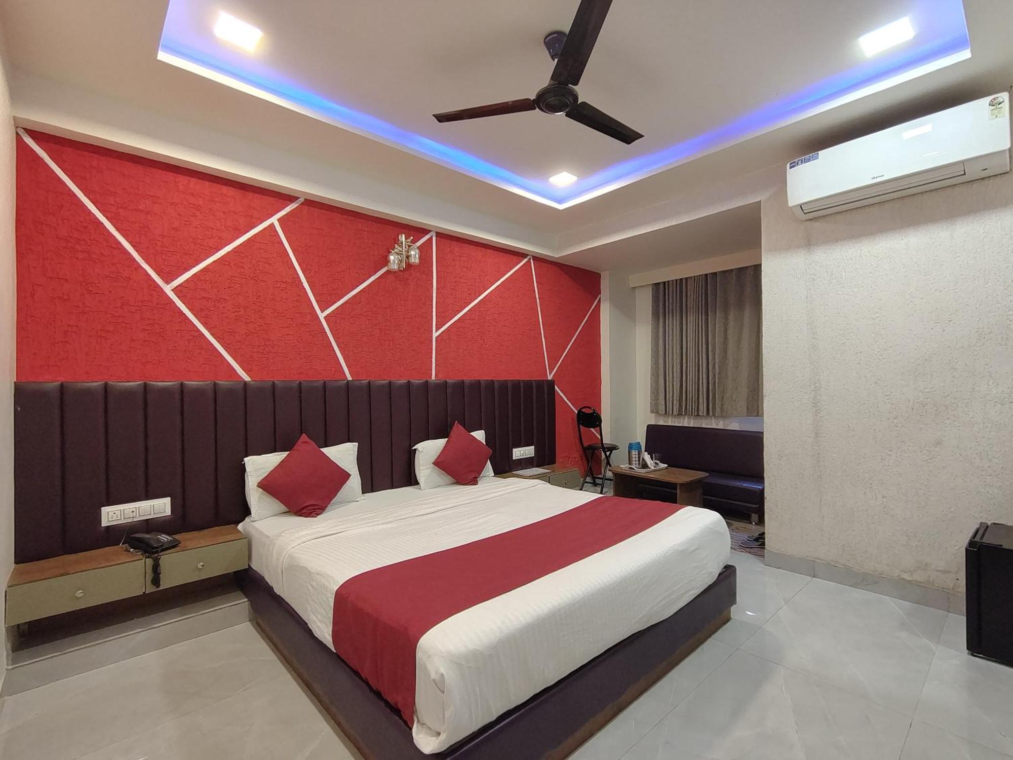 Hotel Avadh Palace, Subhash Bridge, Rto Circle, Ахмедабад Екстериор снимка