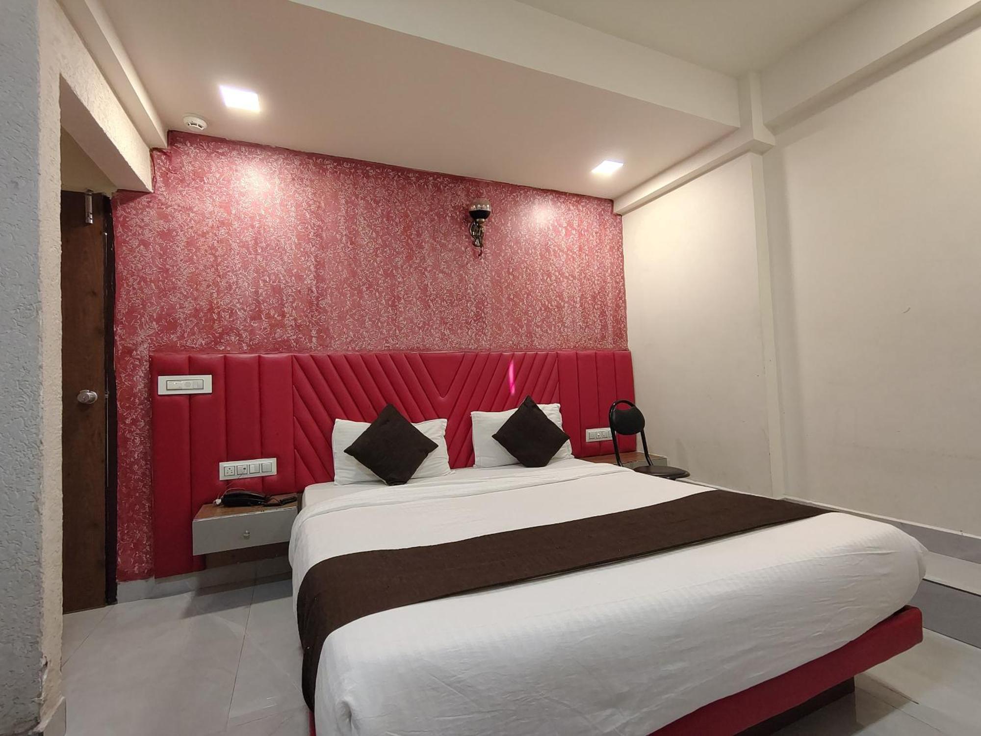 Hotel Avadh Palace, Subhash Bridge, Rto Circle, Ахмедабад Екстериор снимка