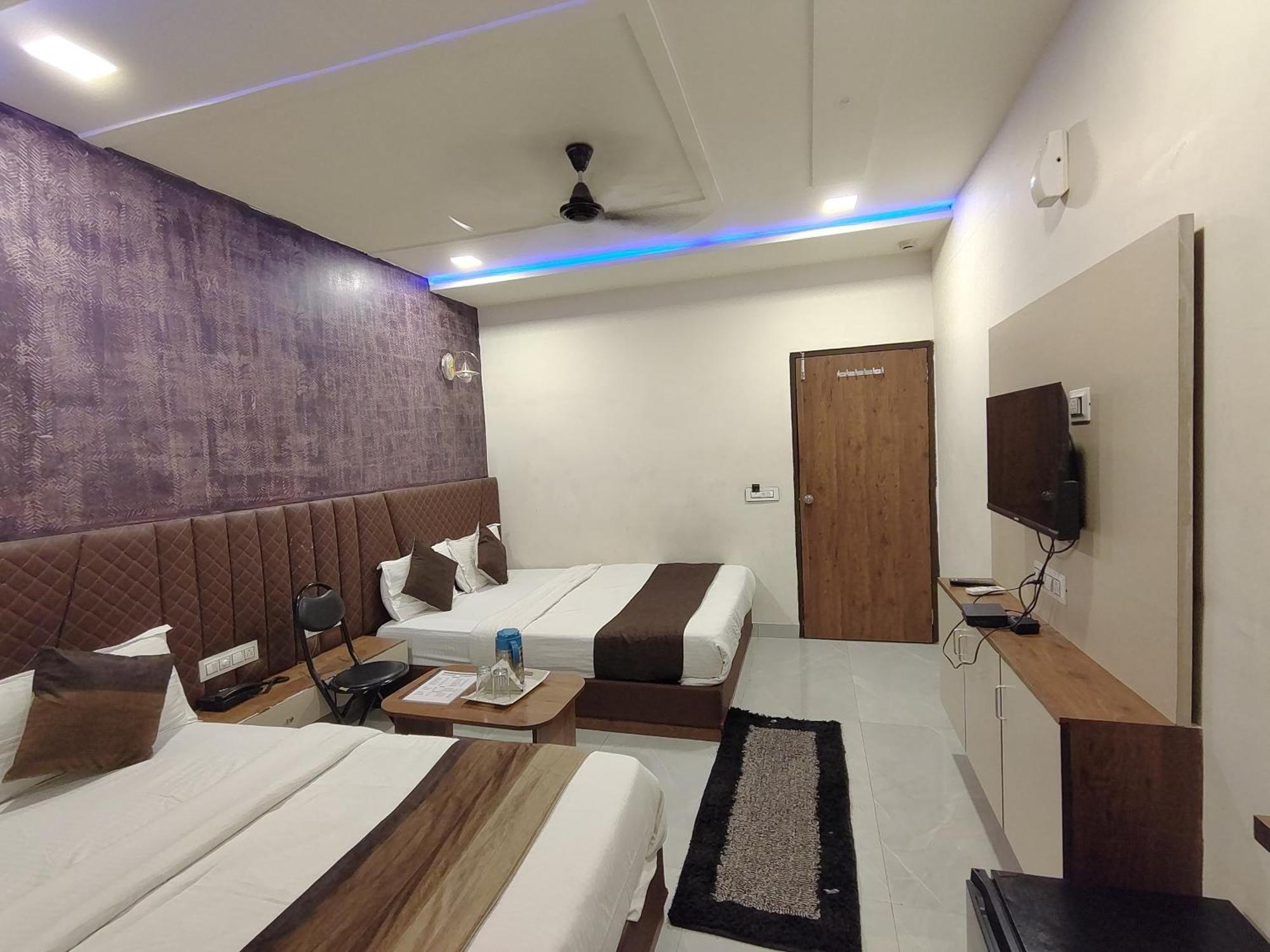 Hotel Avadh Palace, Subhash Bridge, Rto Circle, Ахмедабад Екстериор снимка