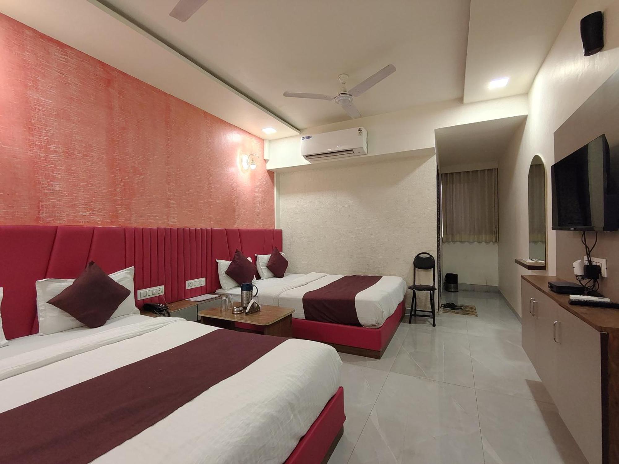 Hotel Avadh Palace, Subhash Bridge, Rto Circle, Ахмедабад Екстериор снимка